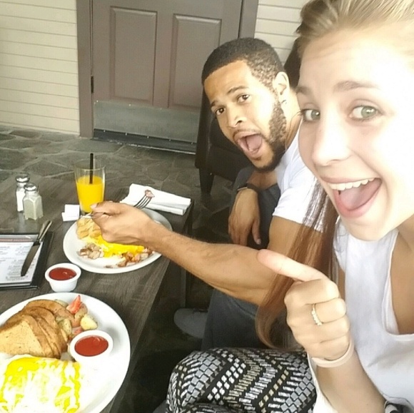 Hi I'm Christina! Welcome To My Closet! - Picture 8 of 8